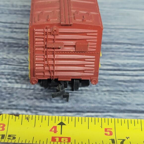 Vintage H.O scale Heinz 57 train box car yellow/red - Picture 9 of 12